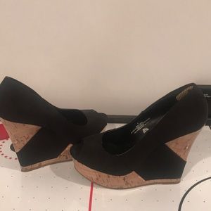 Platform wedge peep toe shoes